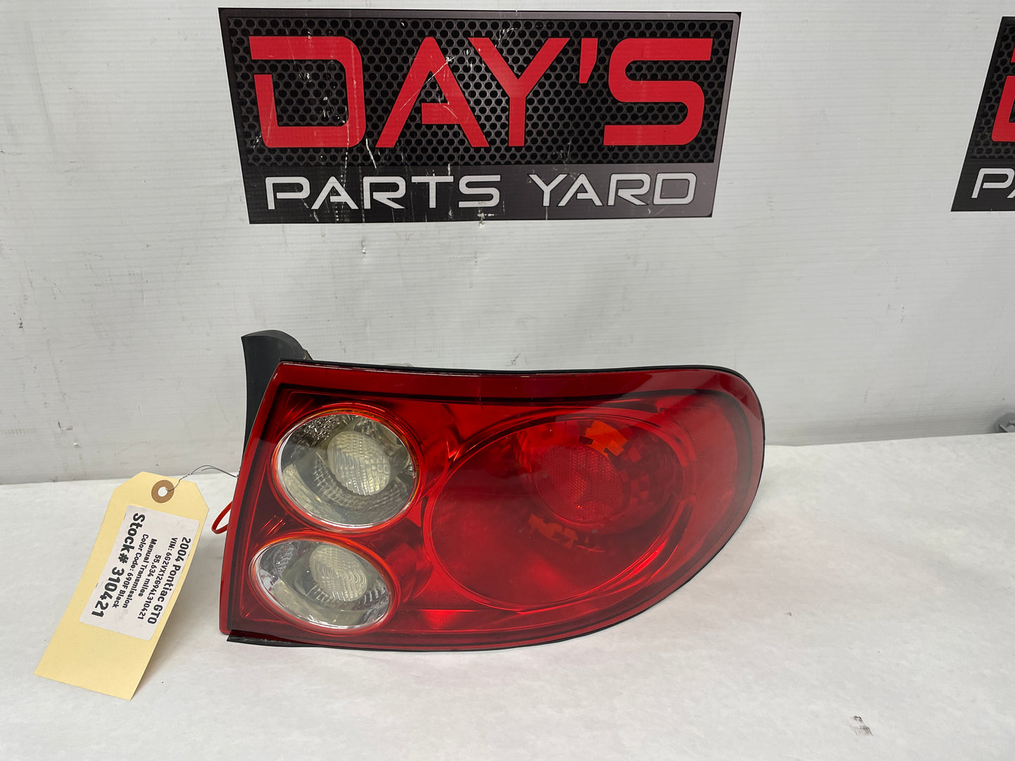 2004 Pontiac GTO RH Passenger Taillight Tail Light Lamp OEM - Day's Parts Yard