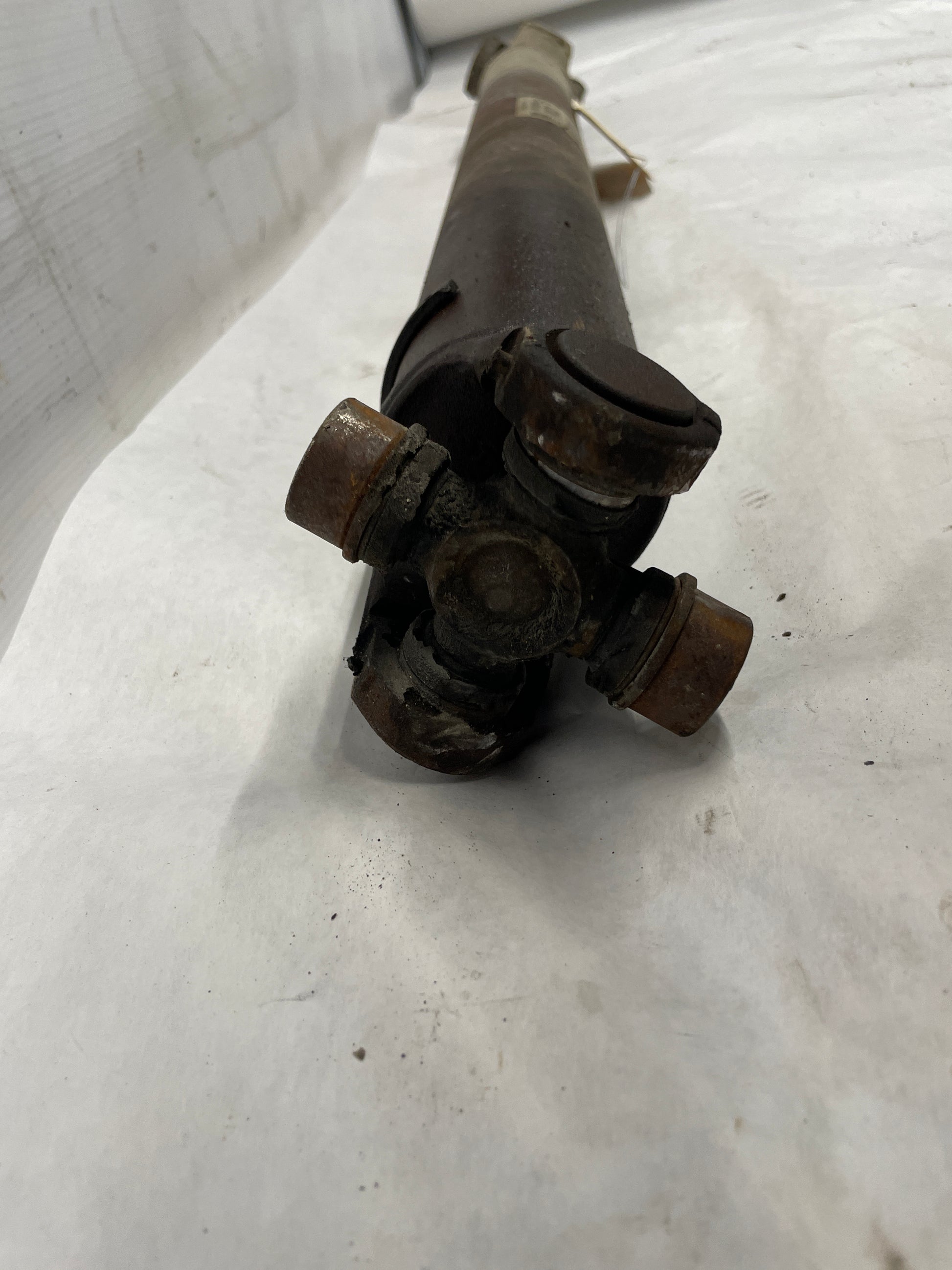 2005 Chevy Silverado K1500 Front Drive Shaft Drive Shaft Prop Shaft OEM - Day's Parts Yard
