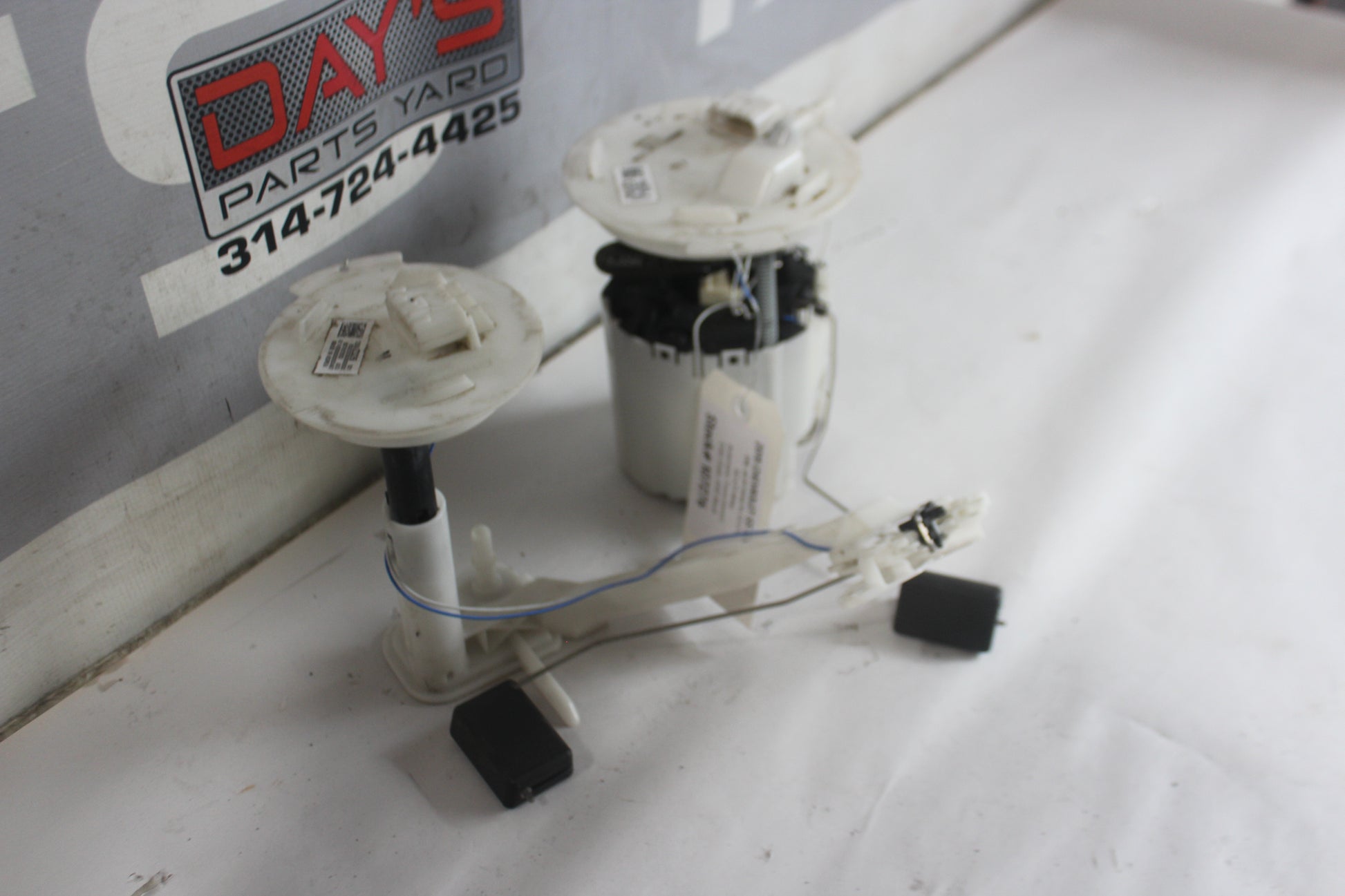 2015 Chevy SS Sedan  Fuel Pump and Level Sending Assembly OEM - Day's Parts Yard