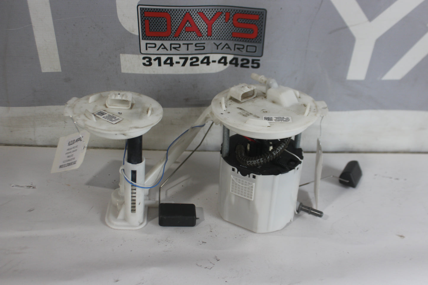 2015 Chevy SS Sedan  Fuel Pump and Level Sending Assembly OEM - Day's Parts Yard