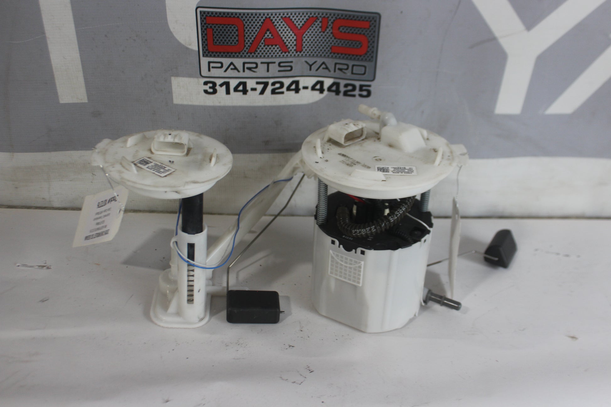 2015 Chevy SS Sedan  Fuel Pump and Level Sending Assembly OEM - Day's Parts Yard