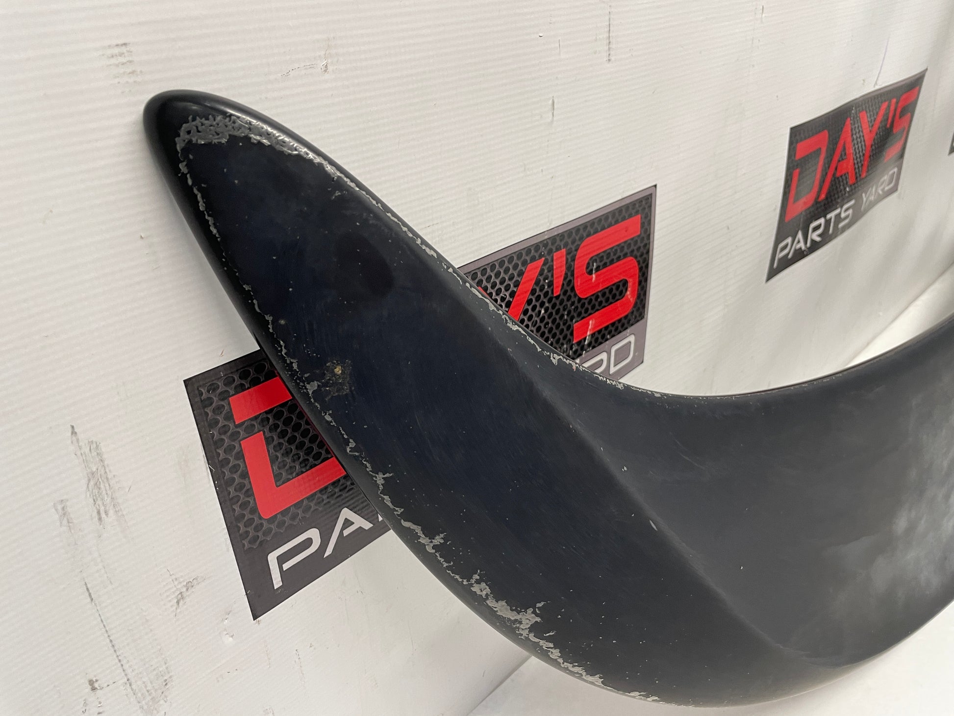 2004 Pontiac GTO Trunk Deck Lid Spoiler Wing w/ 3rd Brake Light OEM - Day's Parts Yard