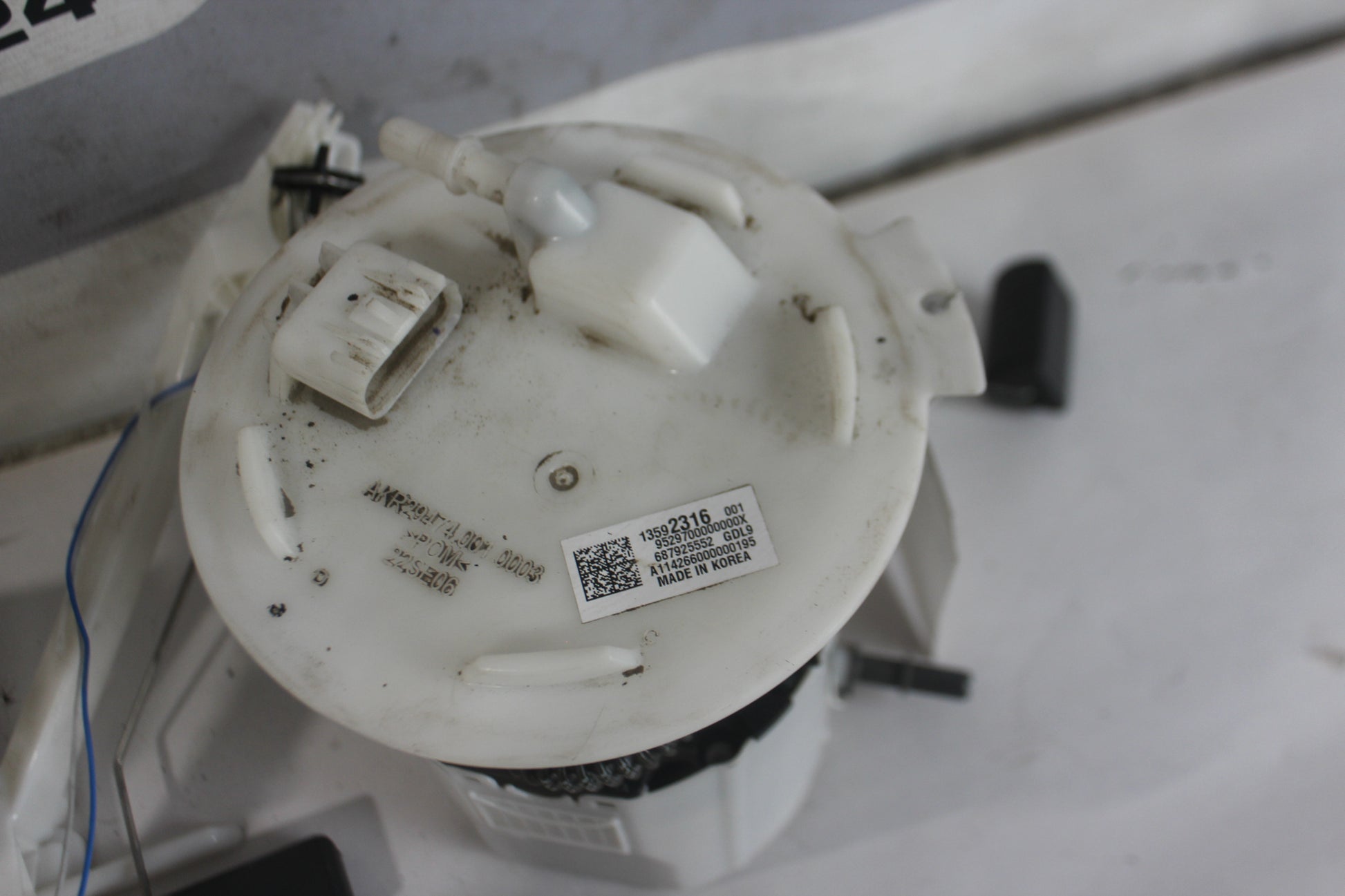 2015 Chevy SS Sedan  Fuel Pump and Level Sending Assembly OEM - Day's Parts Yard