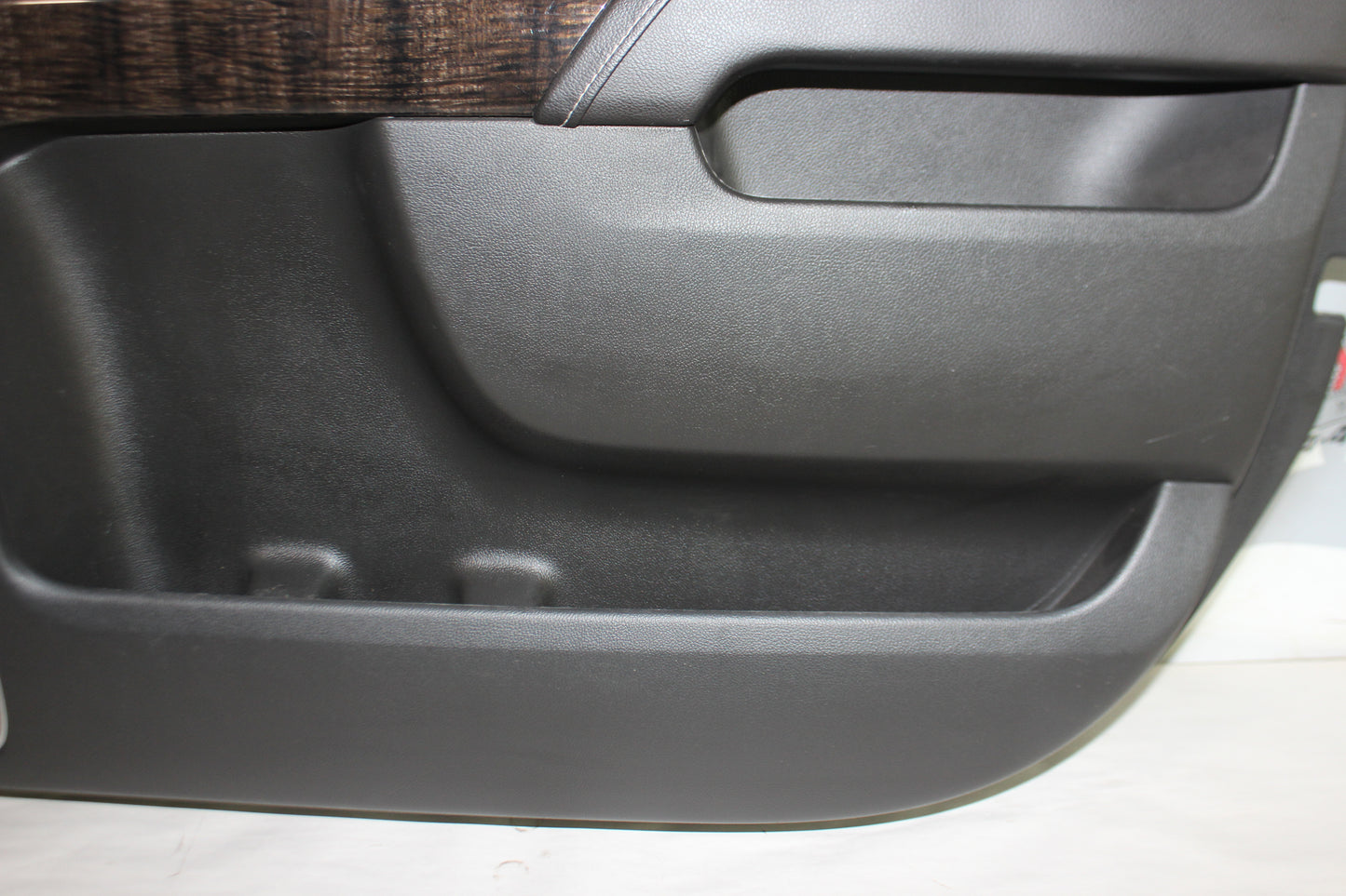 2014 GMC Sierra K1500 Denali Front RH Passenger Door Panel OEM - Day's Parts Yard