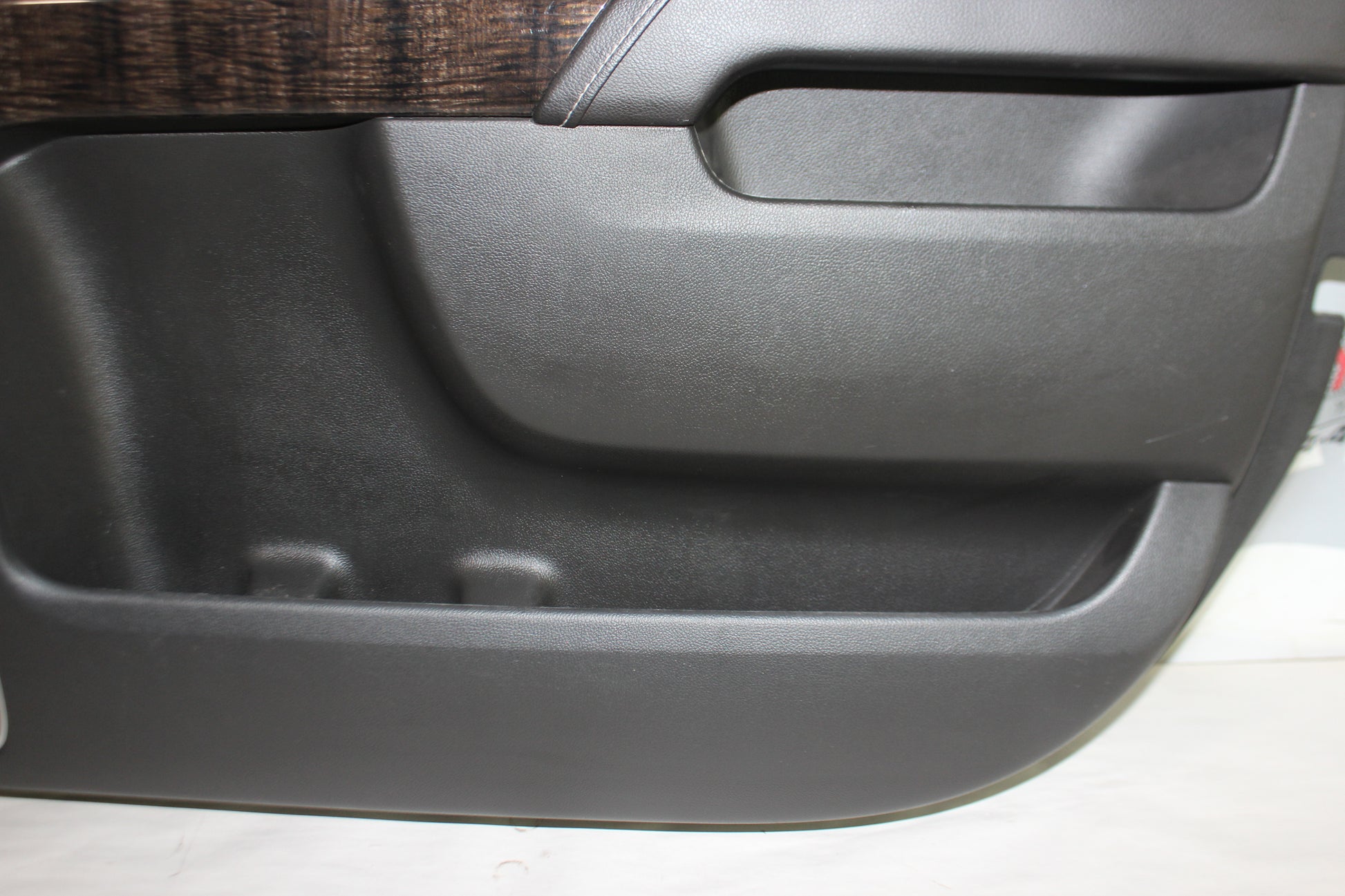 2014 GMC Sierra K1500 Denali Front RH Passenger Door Panel OEM - Day's Parts Yard