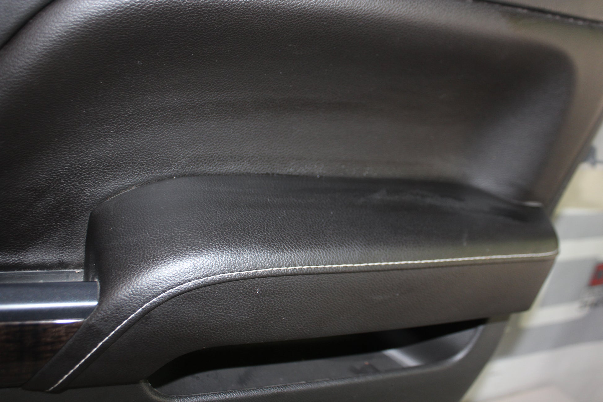 2014 GMC Sierra K1500 Denali Front RH Passenger Door Panel OEM - Day's Parts Yard