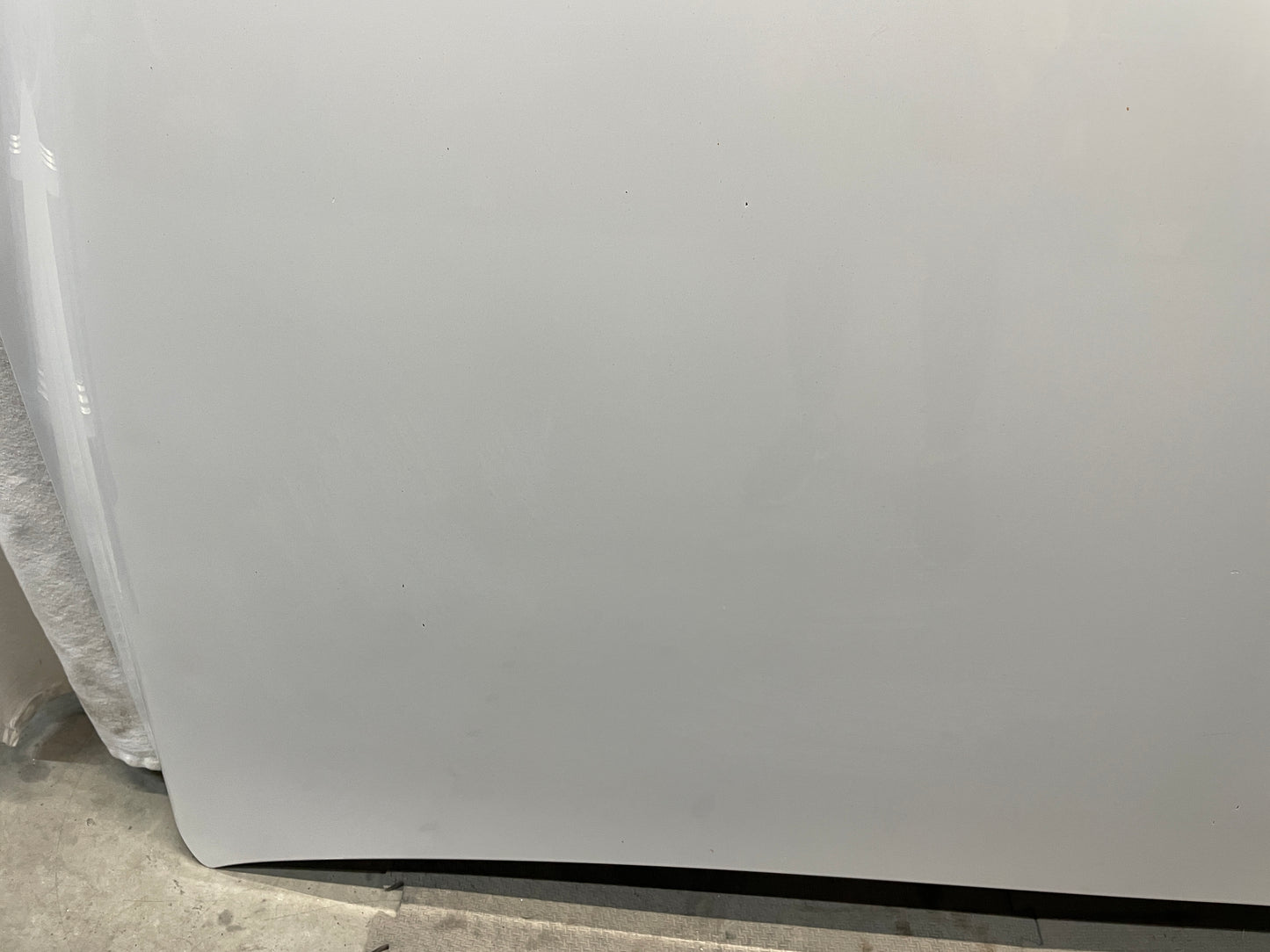2003 Chevy Suburban Hood White OEM