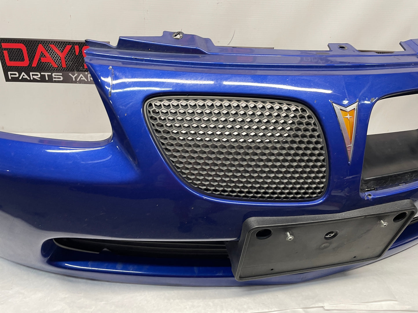 2005 Pontiac GTO Front Bumper Cover Fascia Grilles Blue OEM