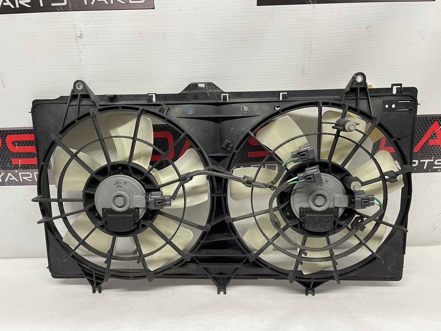 2015 Chevy SS Sedan Dual Electric Radiator Coolant Cooling Fan Assembly OEM - Day's Parts Yard