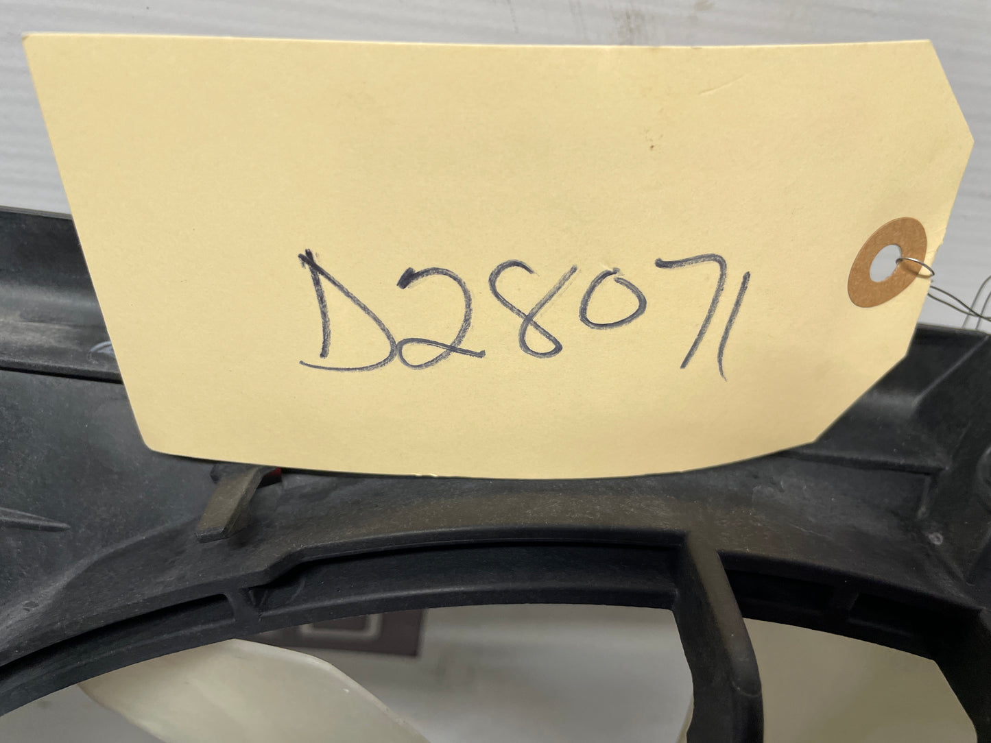 2015 Chevy SS Sedan Dual Electric Radiator Coolant Cooling Fan Assembly OEM - Day's Parts Yard