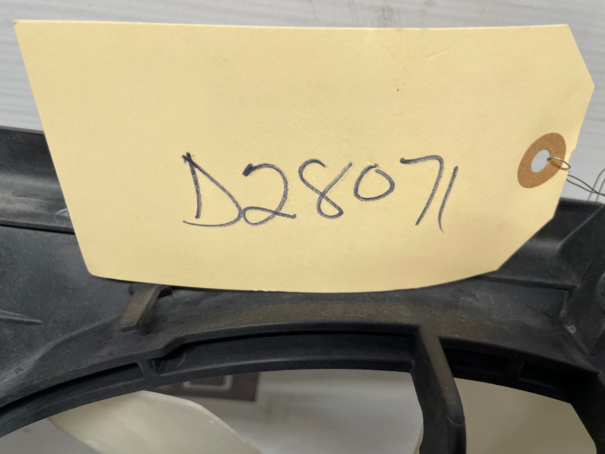 2015 Chevy SS Sedan Dual Electric Radiator Coolant Cooling Fan Assembly OEM - Day's Parts Yard