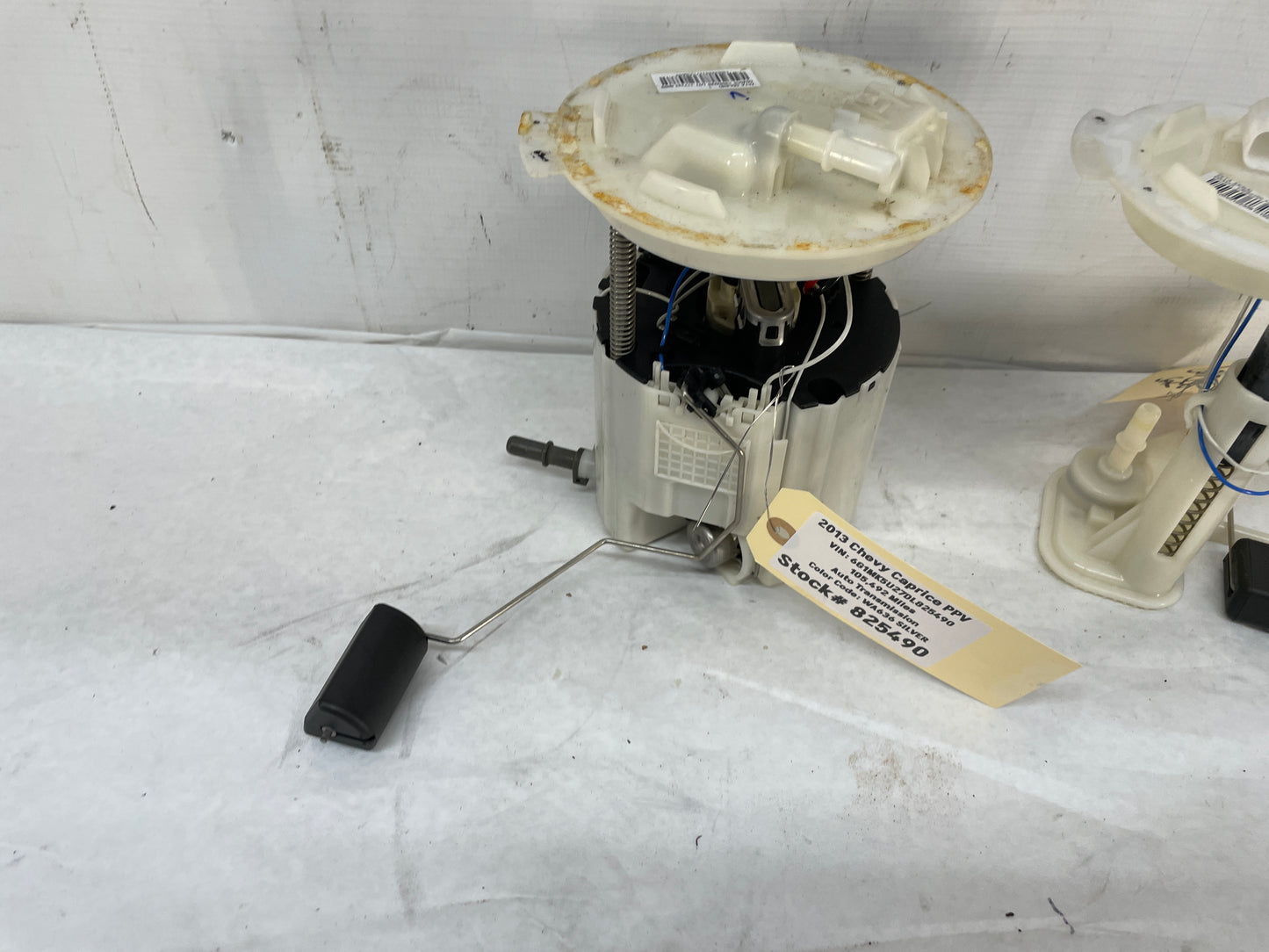 2013 Chevy Caprice PPV Fuel Pump and Level Sending Unit Assembly OEM - Day's Parts Yard