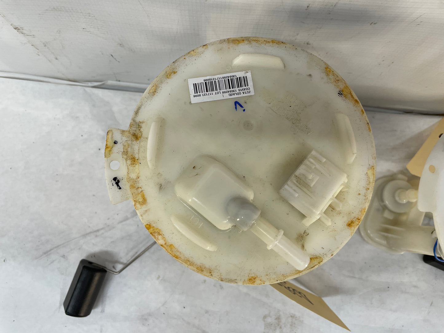 2013 Chevy Caprice PPV Fuel Pump and Level Sending Unit Assembly OEM - Day's Parts Yard