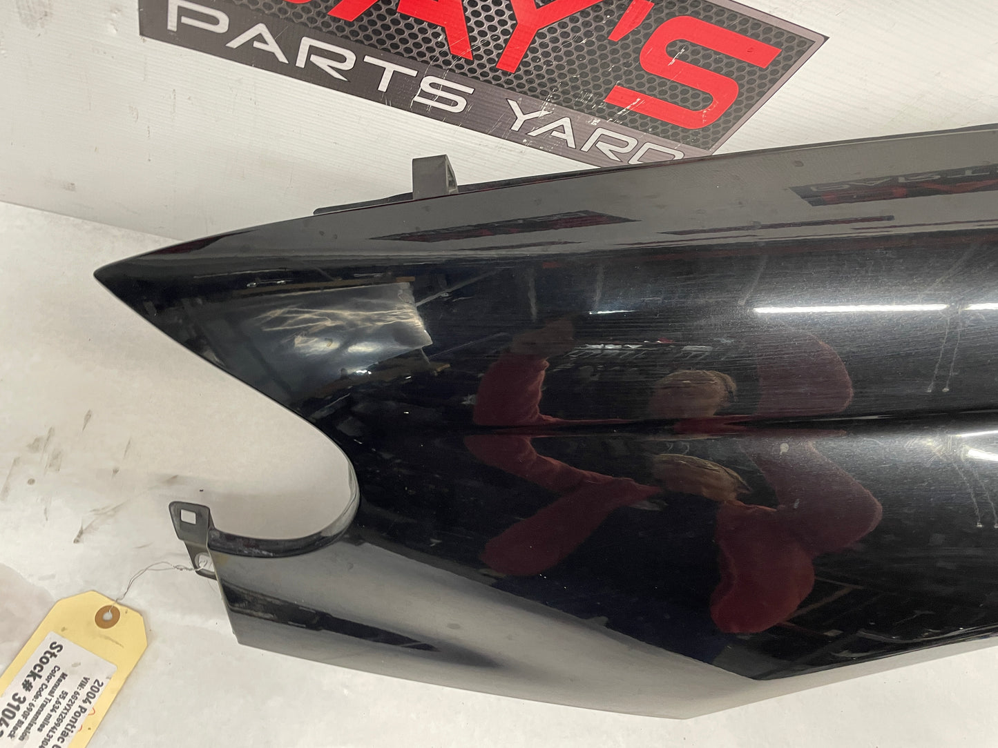 2004 Pontiac GTO LH Driver Front Fender OEM - Day's Parts Yard