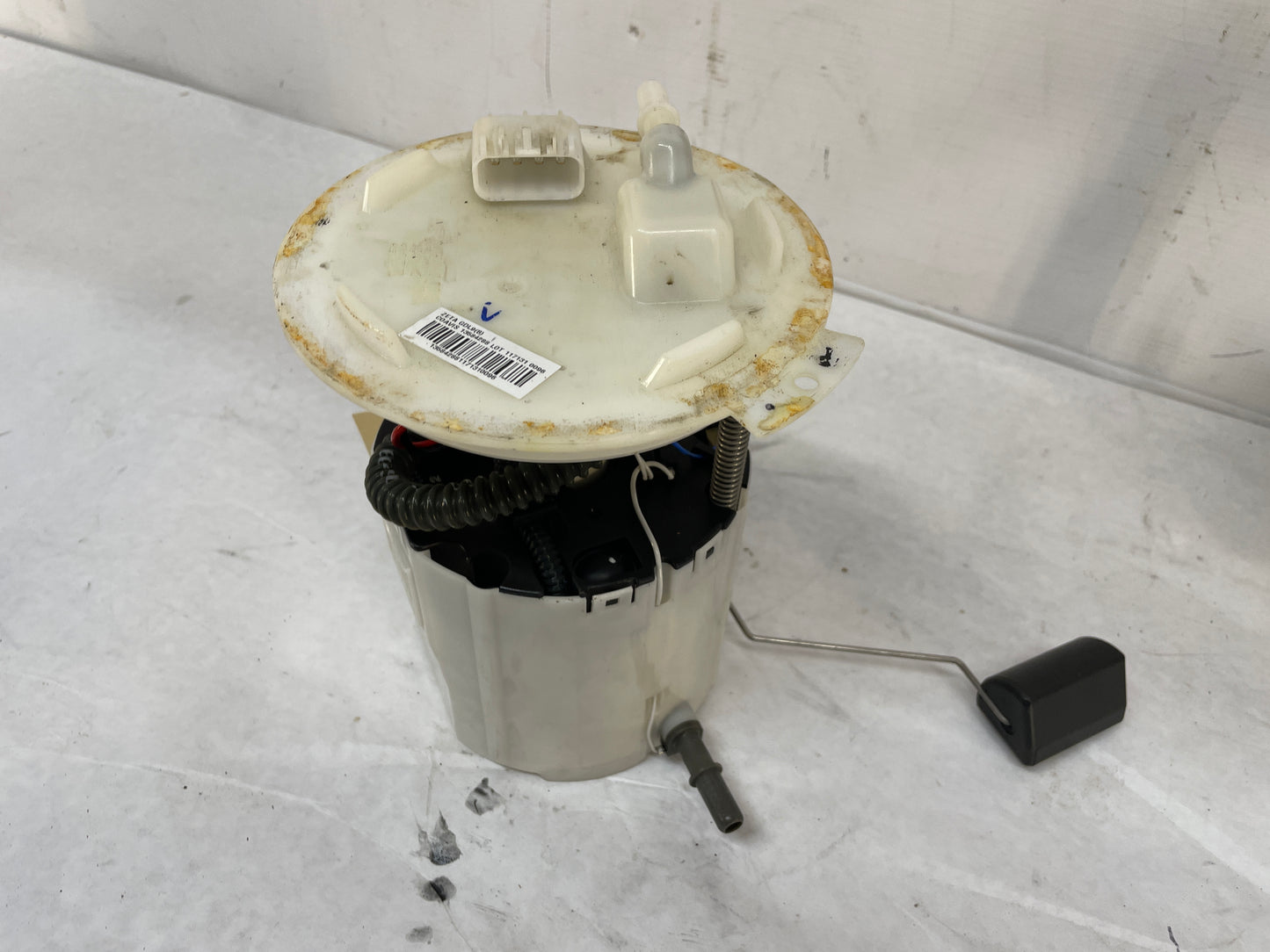 2013 Chevy Caprice PPV Fuel Pump and Level Sending Unit Assembly OEM - Day's Parts Yard