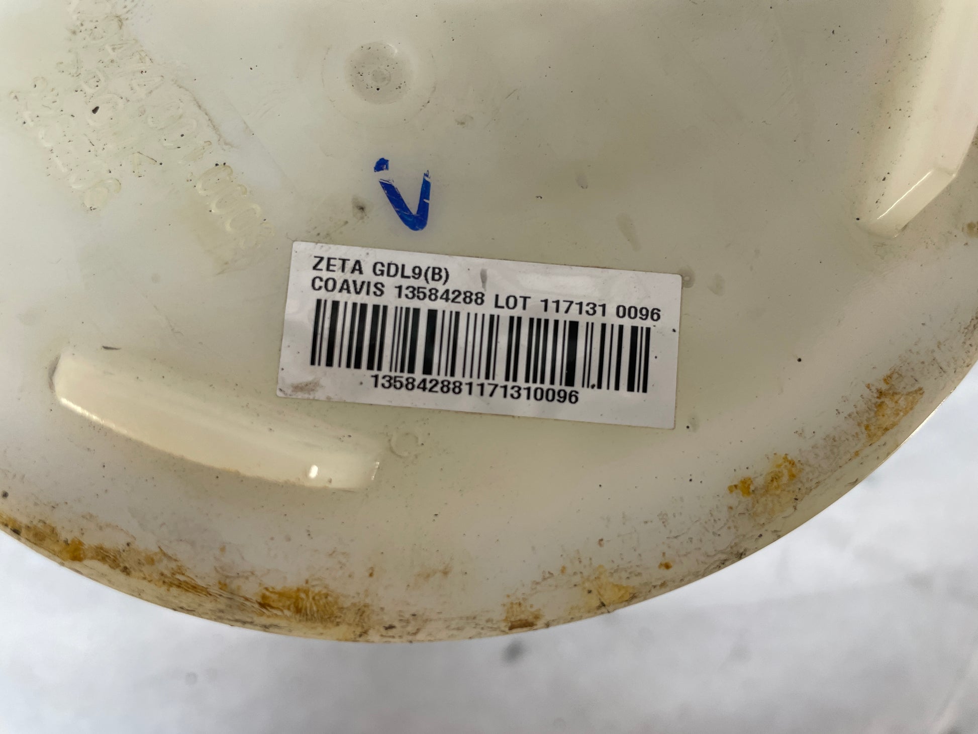 2013 Chevy Caprice PPV Fuel Pump and Level Sending Unit Assembly OEM - Day's Parts Yard