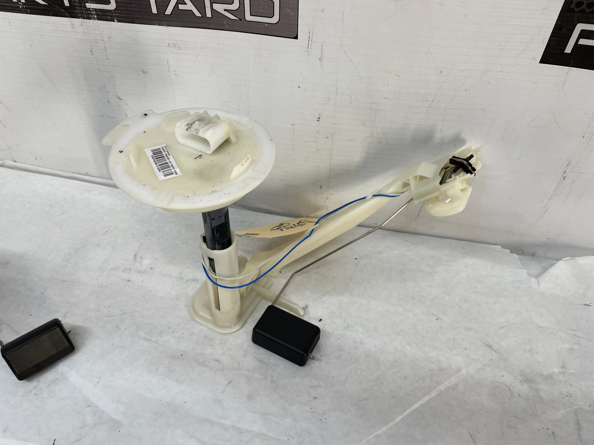 2013 Chevy Caprice PPV Fuel Pump and Level Sending Unit Assembly OEM - Day's Parts Yard