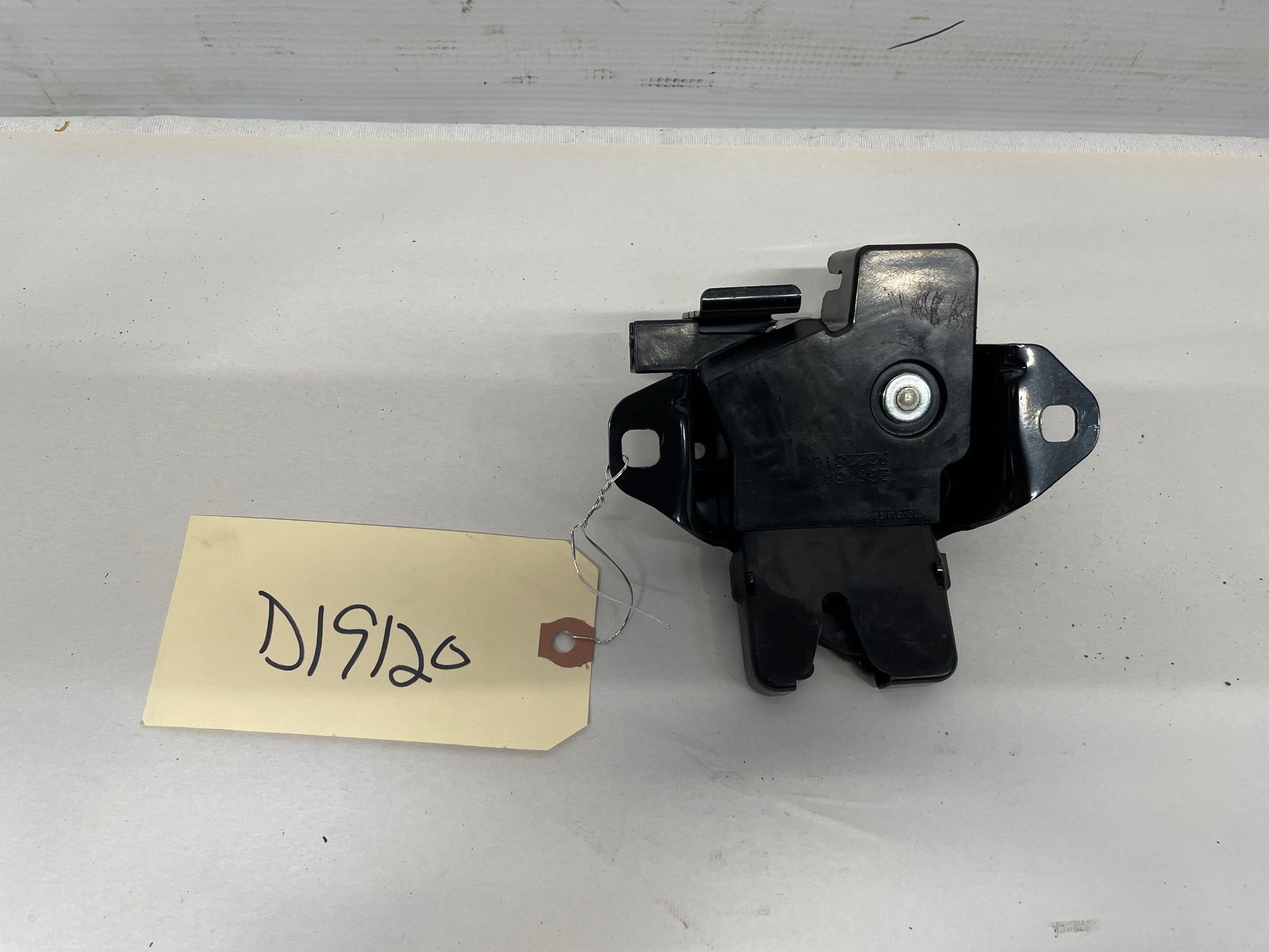 2014 Chevy SS Sedan Trunk Deck Lid Lock Latch Actuator OEM - Day's Parts Yard