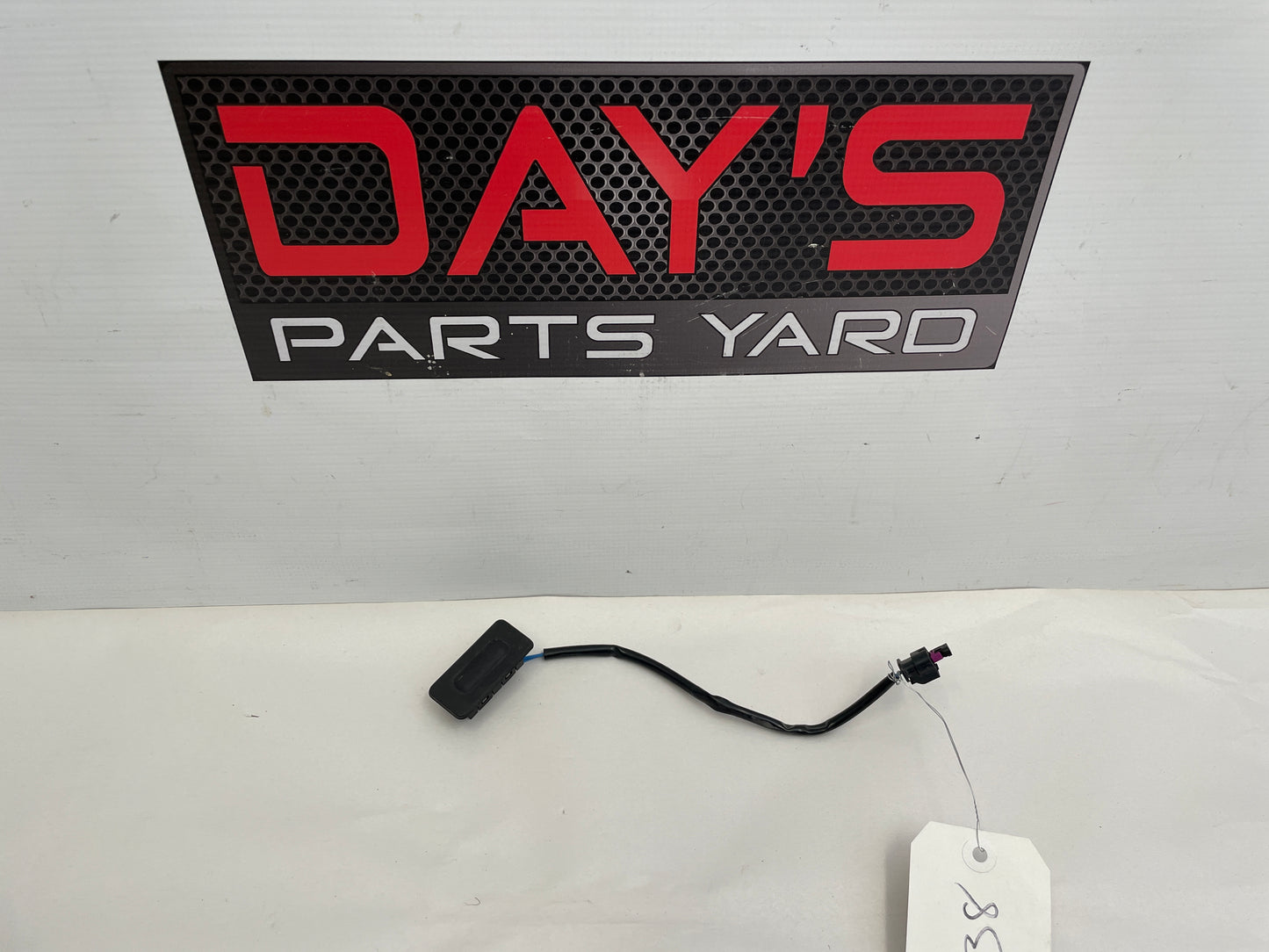 2021 Chevy Camaro SS Trunk Lid Release Button OEM - Day's Parts Yard