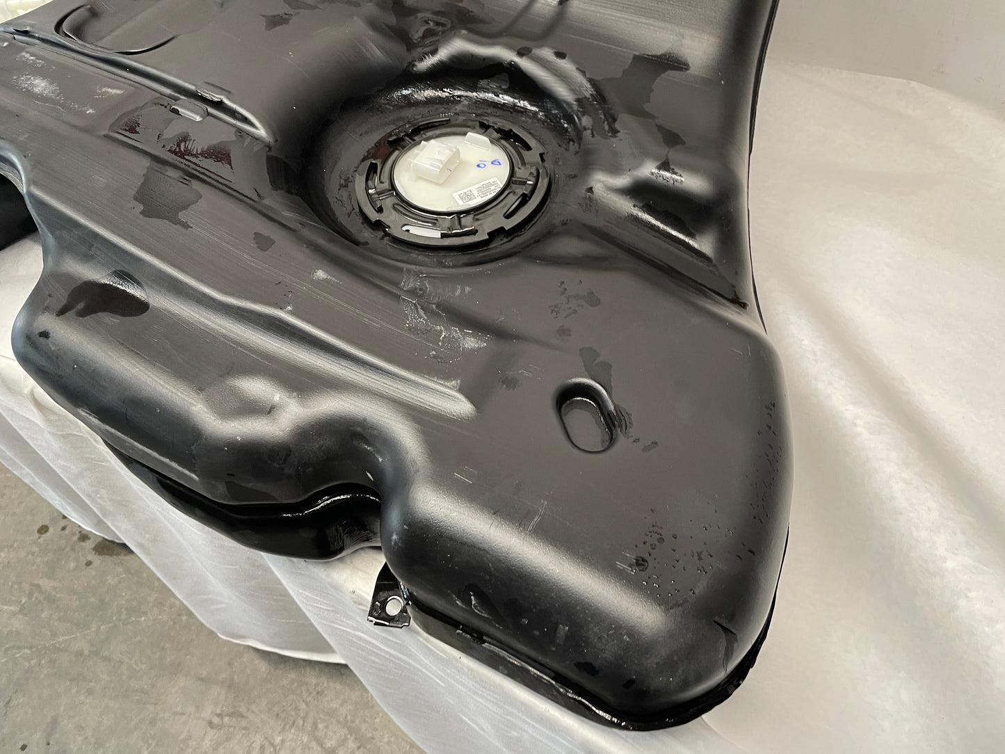 2015 Chevy Camaro SS Fuel Gas Tank OEM