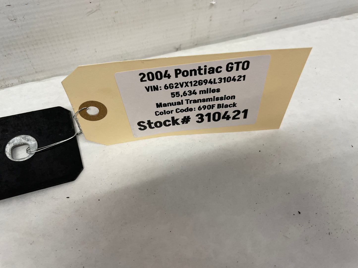 2004 Pontiac GTO LH Driver  Fender Side Skirt Rocker Molding Support Bracket OEM - Day's Parts Yard