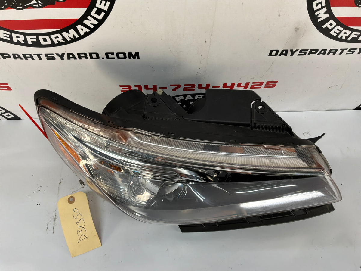 Rh headlight - Day's Parts Yard