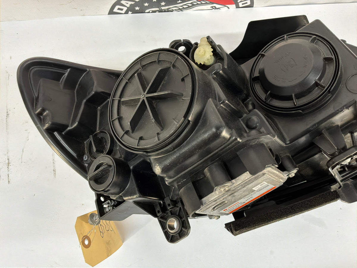 Lh headlight - Day's Parts Yard