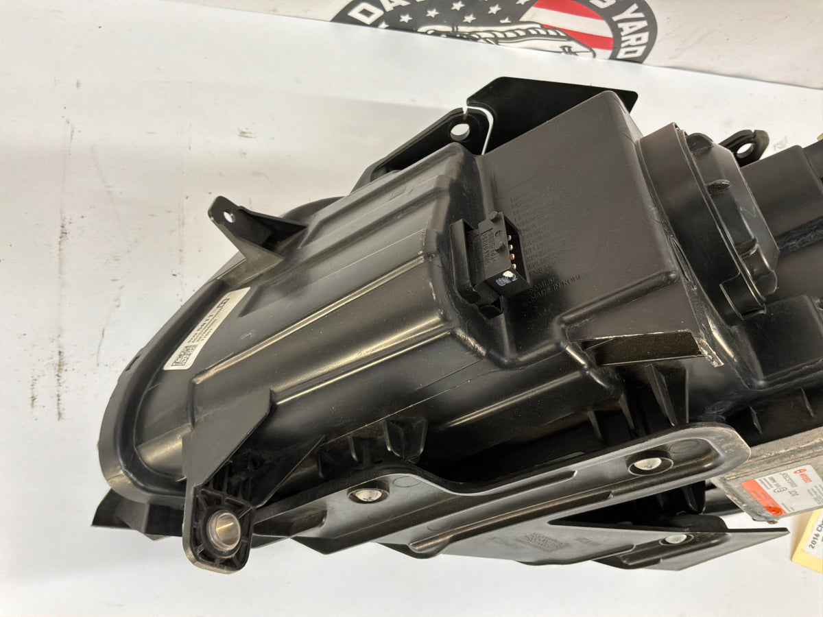 Rh headlight - Day's Parts Yard