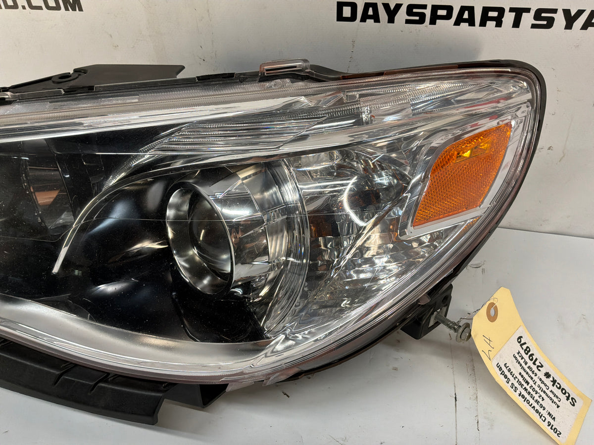 Lh headlight - Day's Parts Yard