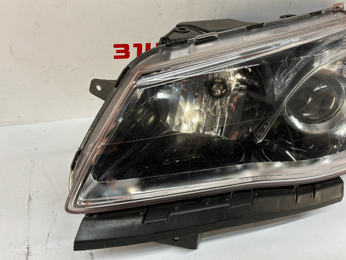 Lh headlight - Day's Parts Yard