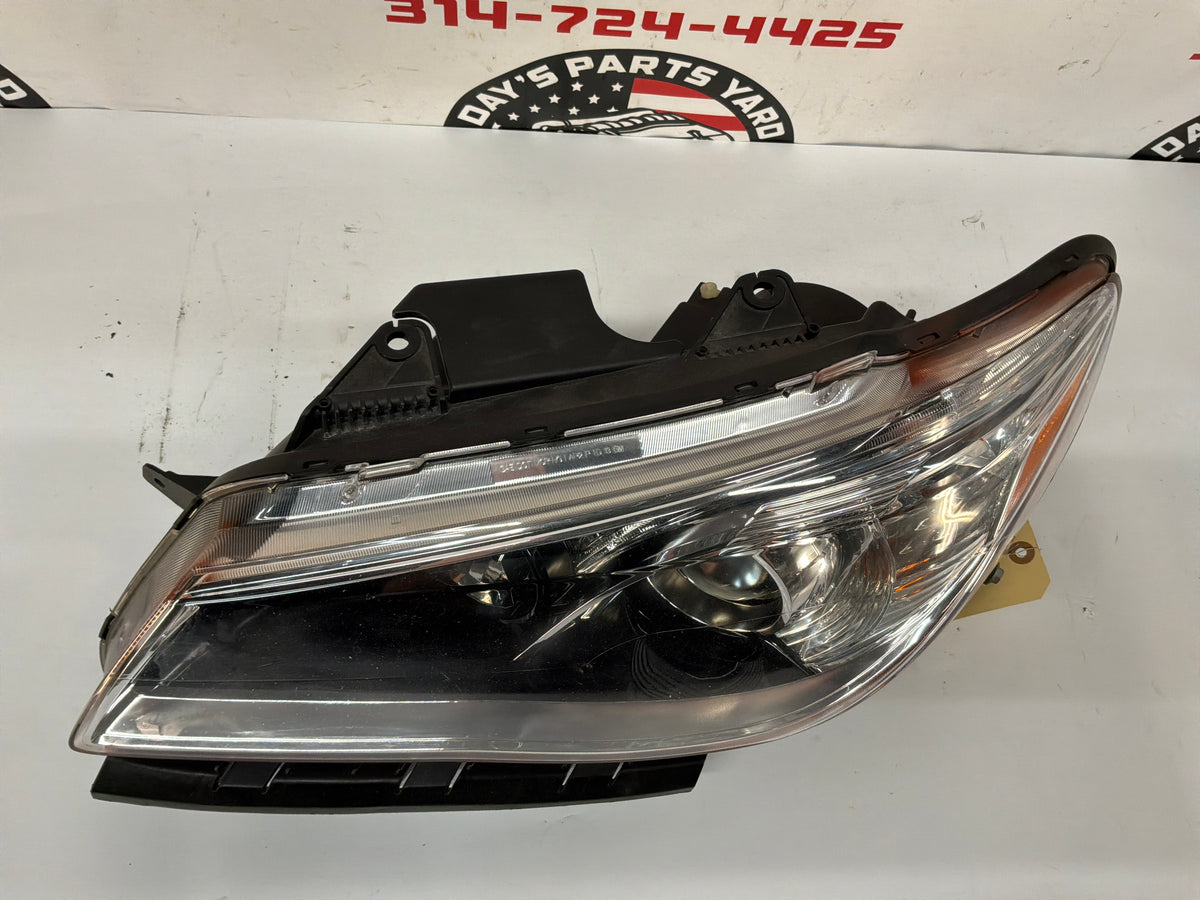 Lh headlight - Day's Parts Yard
