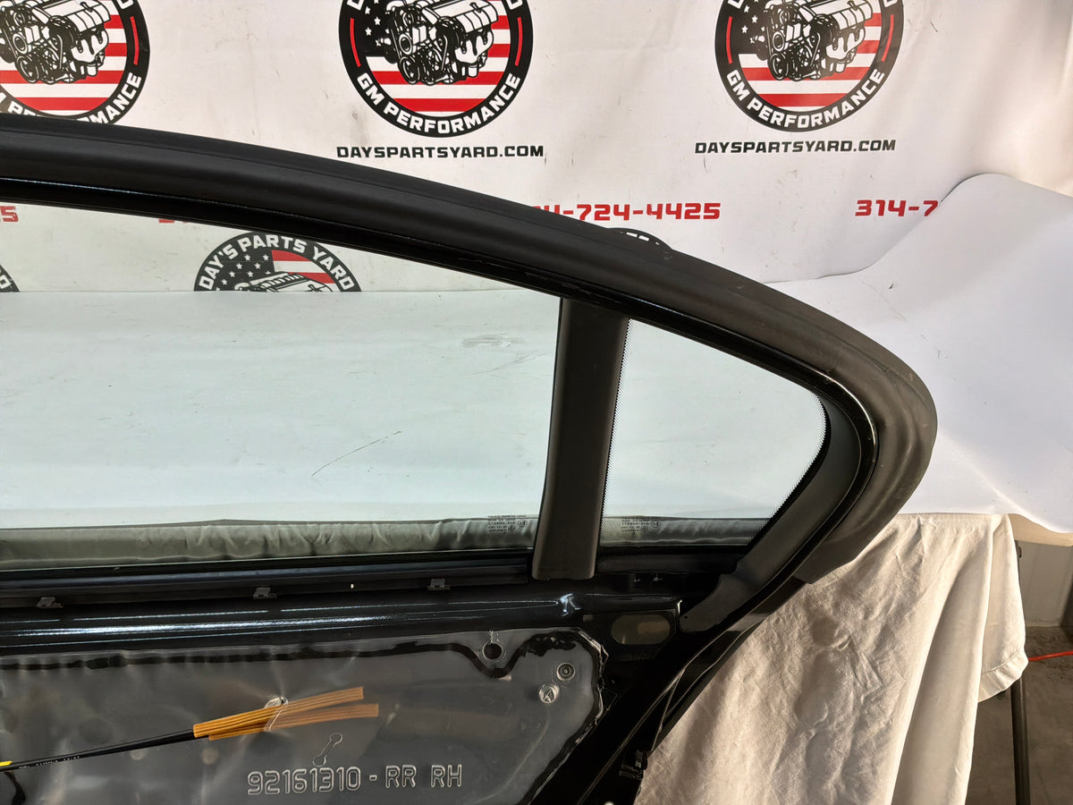 Rh rear door - Day's Parts Yard