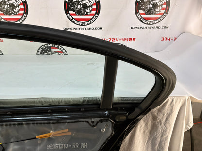 Rh rear door - Day's Parts Yard
