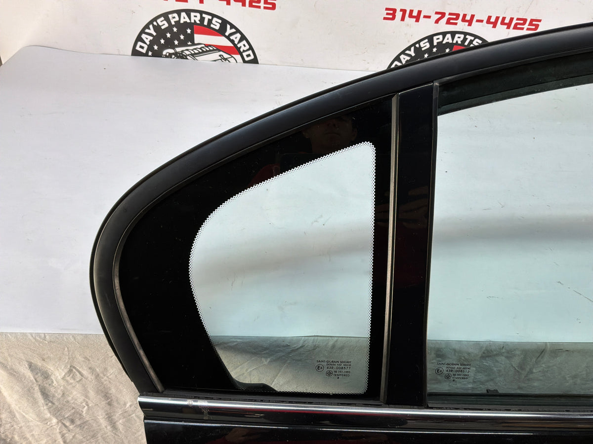 Rh rear door - Day's Parts Yard