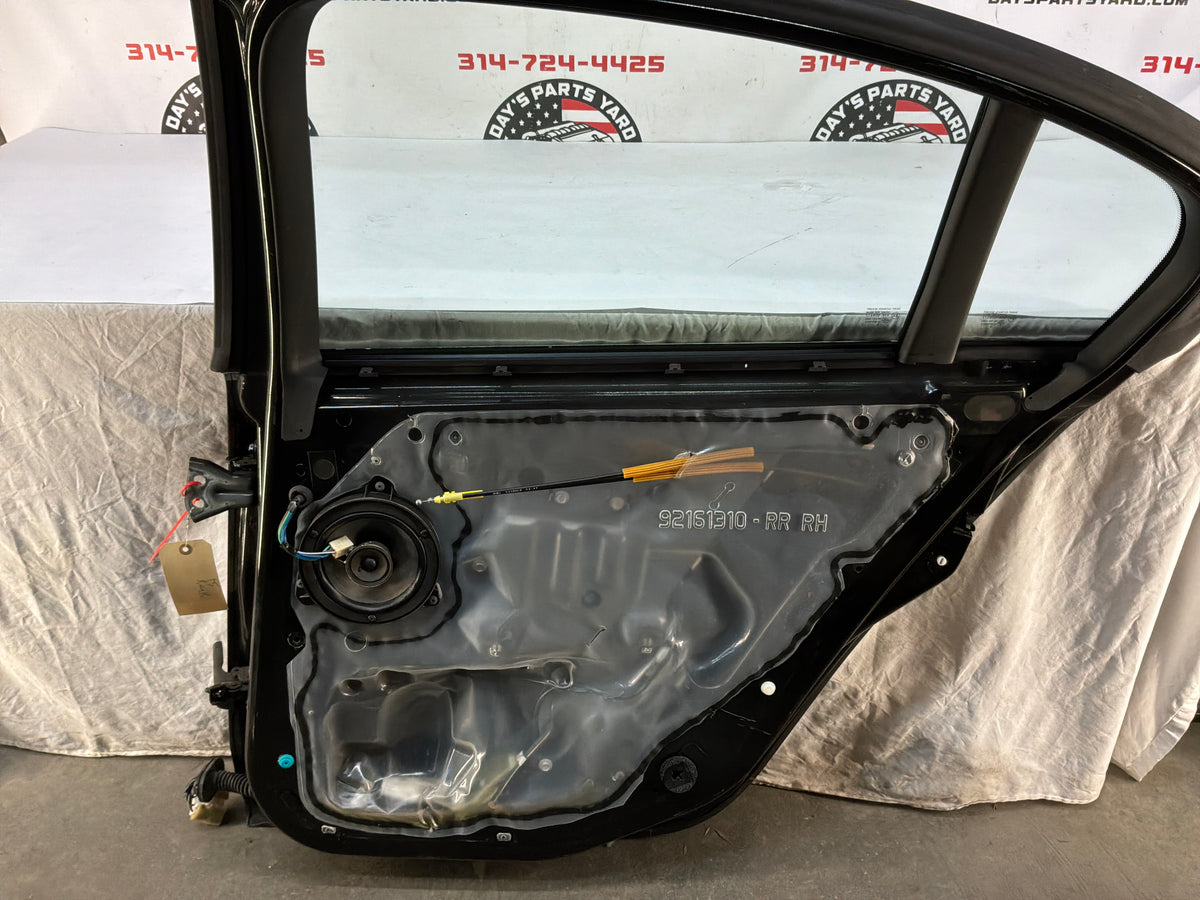 Rh rear door - Day's Parts Yard