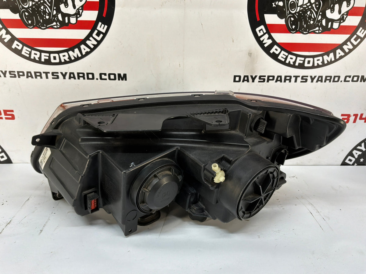 Rh headlight - Day's Parts Yard