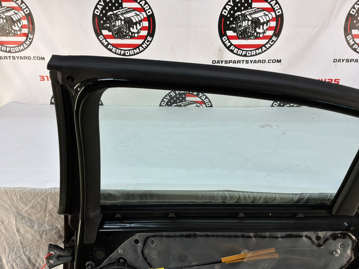 Rh rear door - Day's Parts Yard