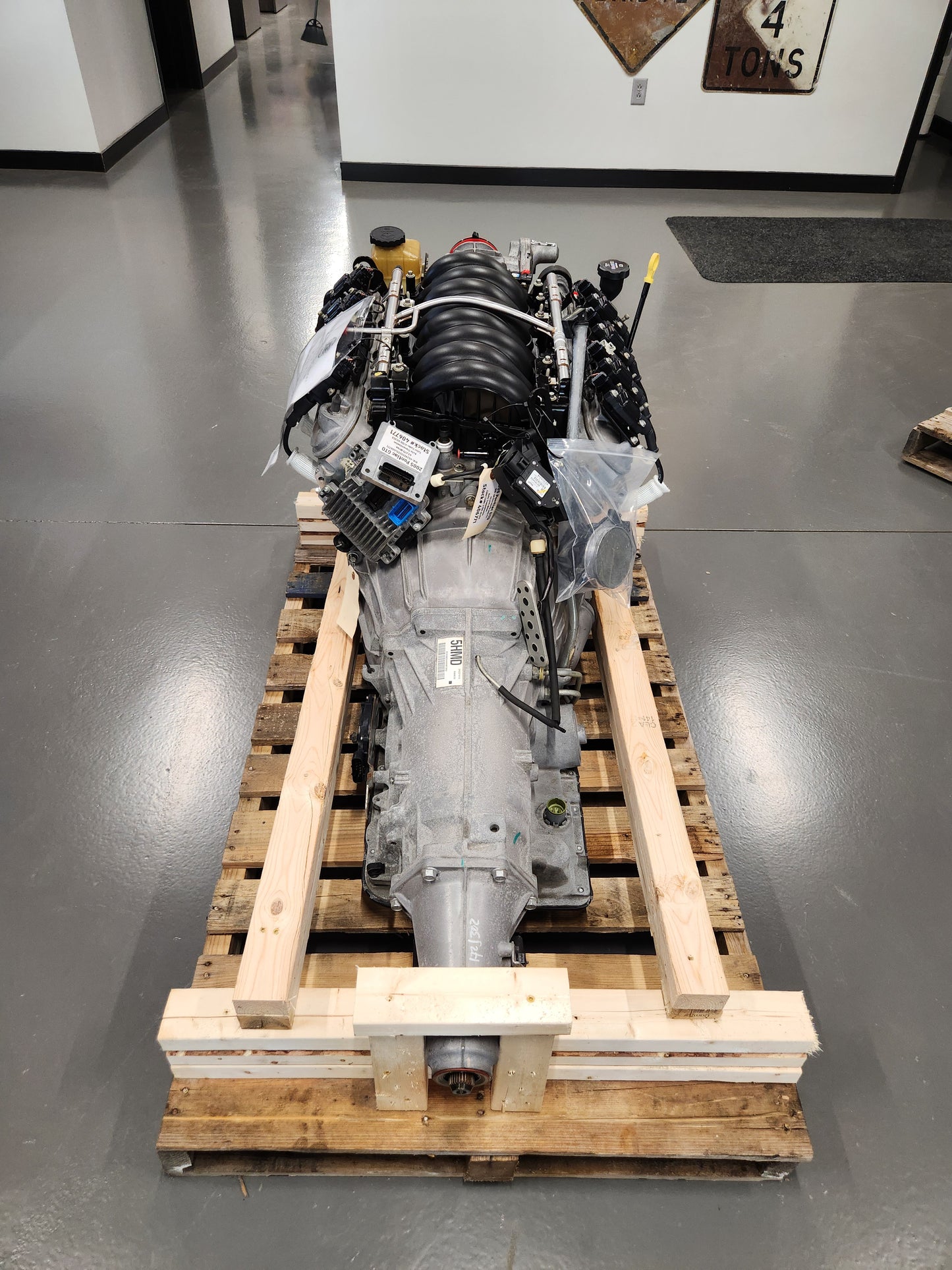 6.0 LS2 Engine 4L65 Automatic Transmission Drivetrain Pullout 400HP 42k Miles