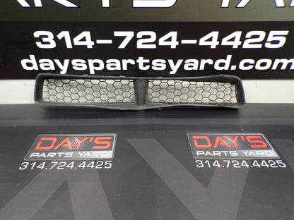 2008 2009 Pontiac G8 GXP Lower Bumper Grille 92213341 OEM - Day's Parts Yard