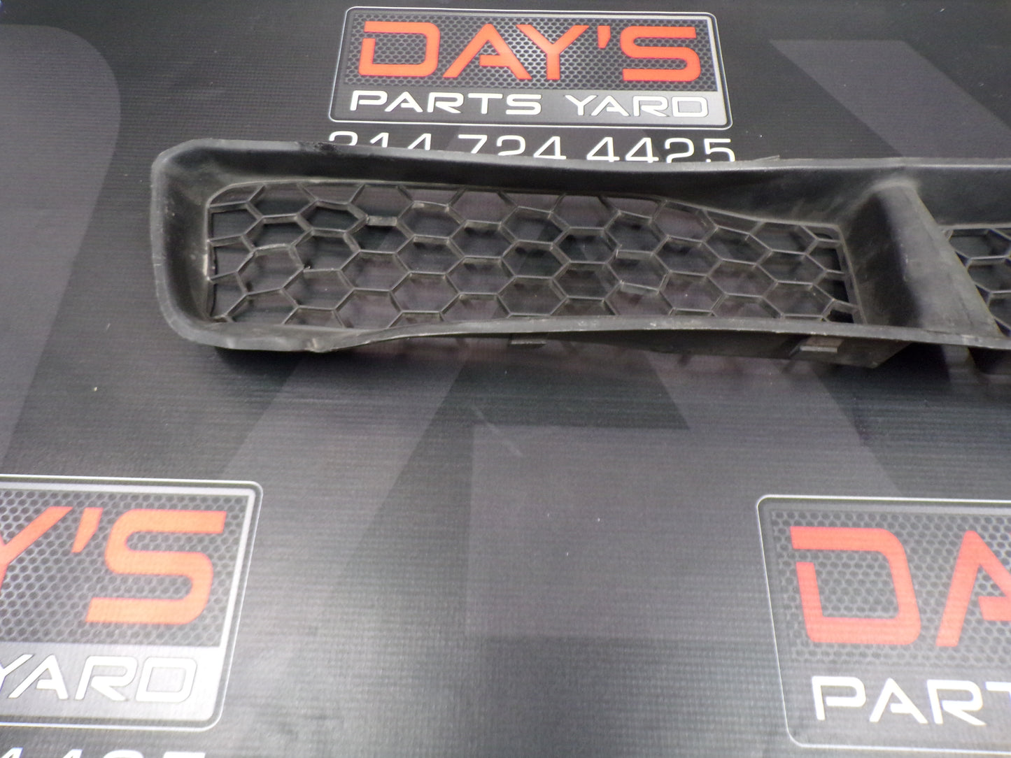 2008 2009 Pontiac G8 GXP Lower Bumper Grille 92213341 OEM - Day's Parts Yard
