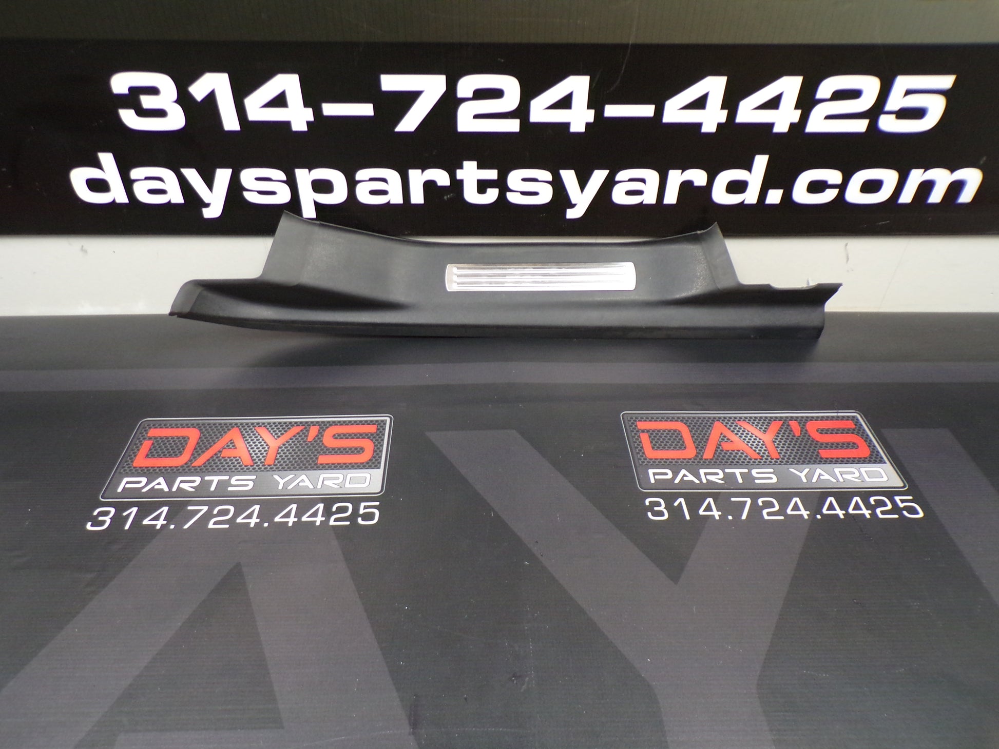 2009 Pontiac G8 Door Trim Sill Kick Panel Right Rear  OEM - Day's Parts Yard