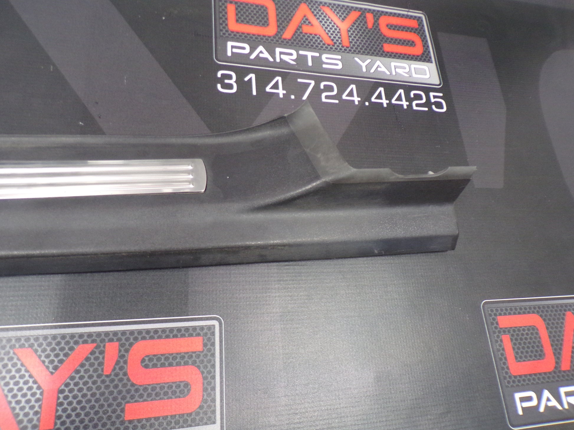 2009 Pontiac G8 Door Trim Sill Kick Panel Right Rear  OEM - Day's Parts Yard