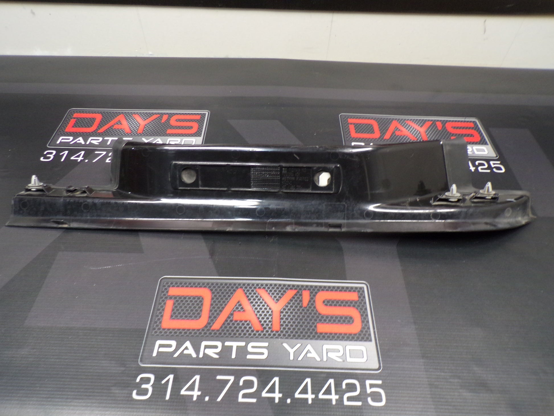 2009 Pontiac G8 Door Trim Sill Kick Panel Right Rear  OEM - Day's Parts Yard