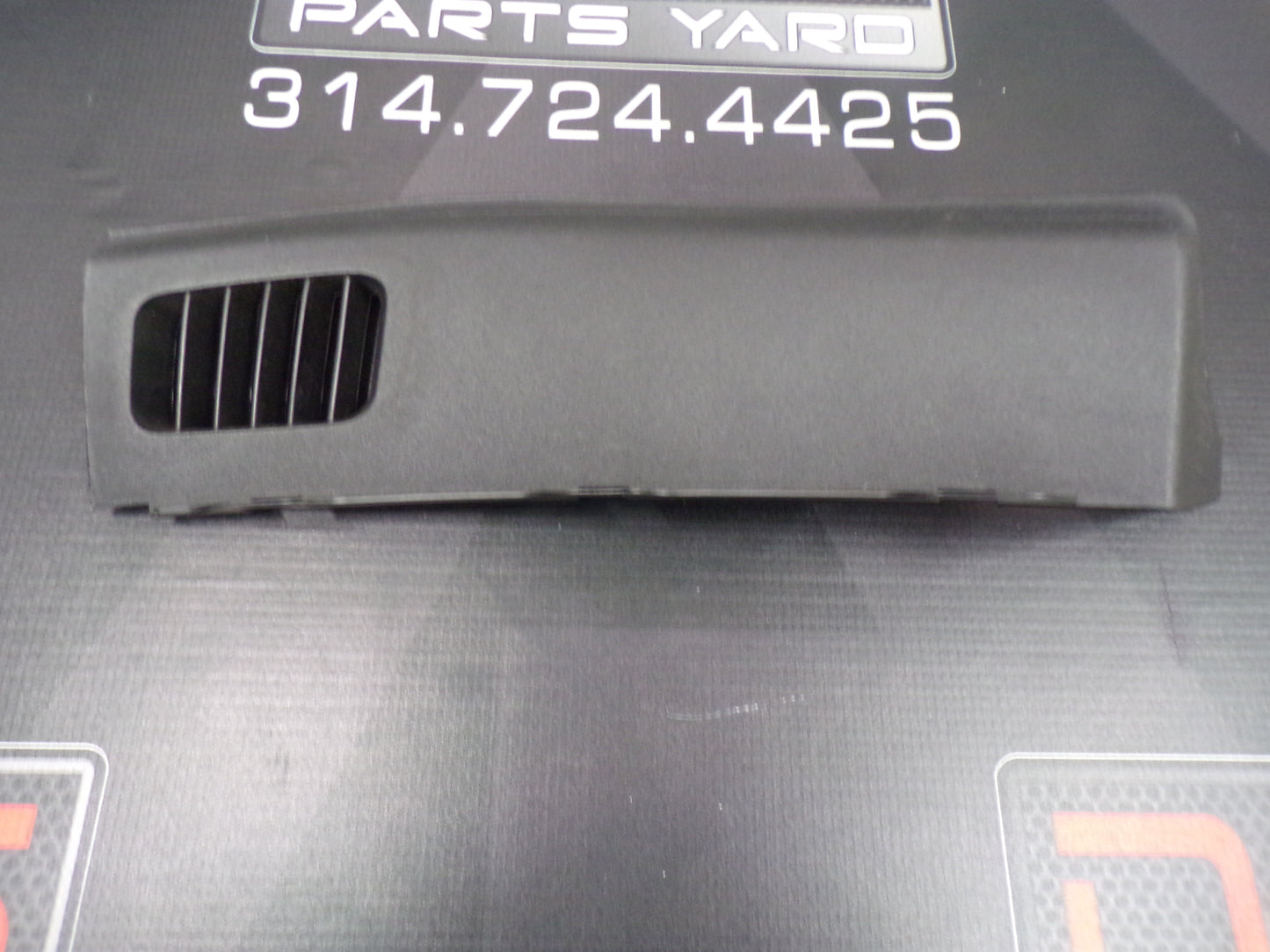2008-2009 Pontiac G8 Dash End Cap Trim Vent RH  92221868 OEM - Day's Parts Yard