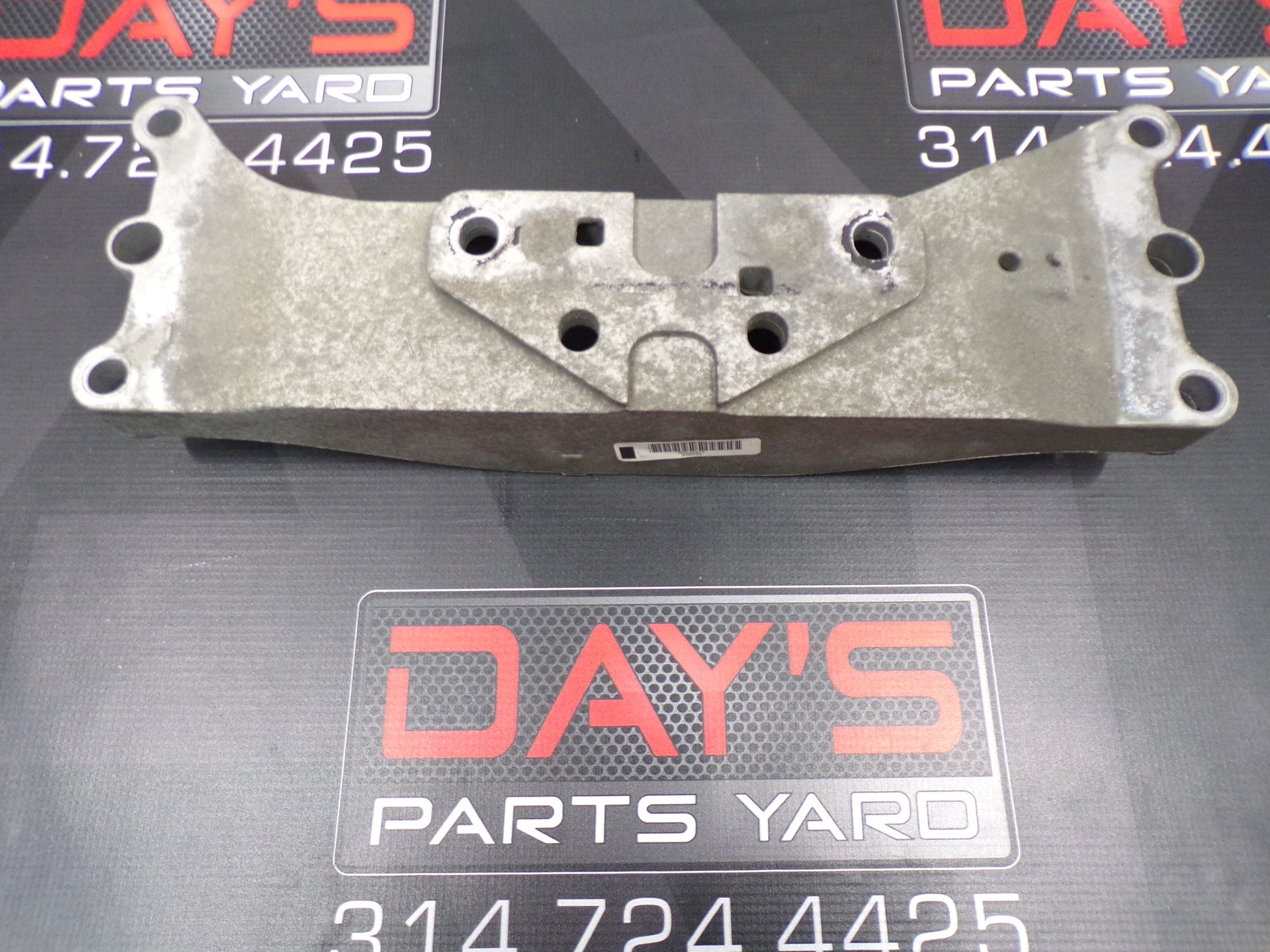 2010-2015 Chevy Camaro Automatic Cross Member 92200274 OEM - Day's Parts Yard