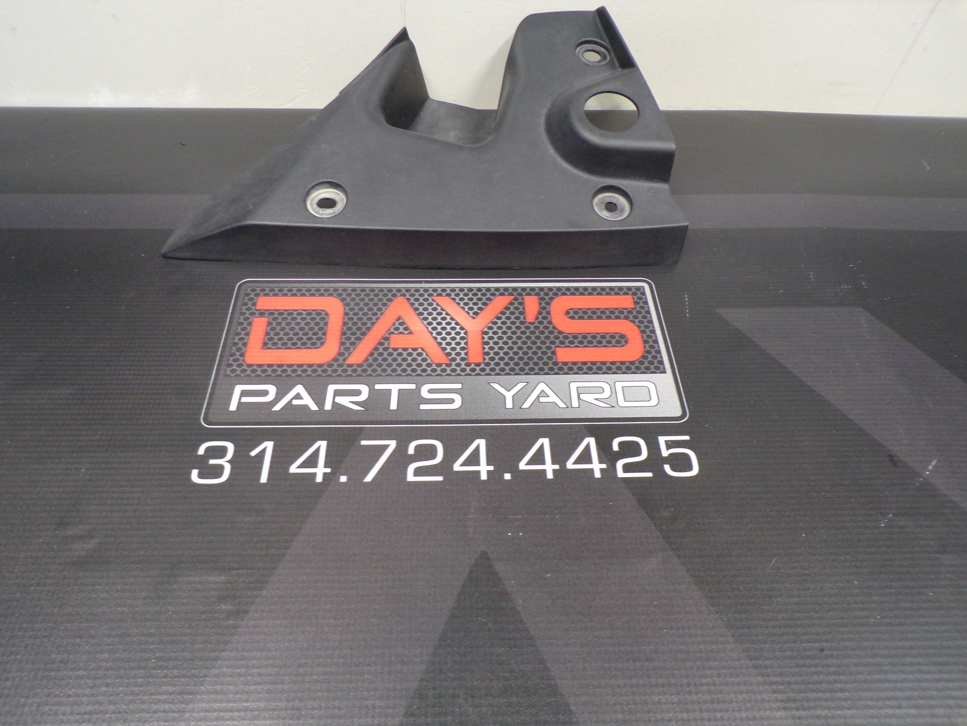 2015 Chevy Camaro Rear Bumper Filler Panel RH 20945028 OEM - Day's Parts Yard
