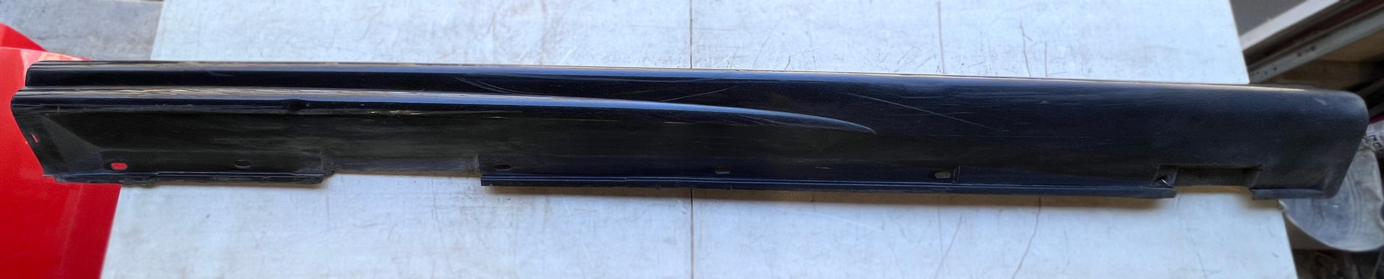 2006 Pontiac GTO Passenger RH Rocker Molding Trim Panel OEM - Day's Parts Yard