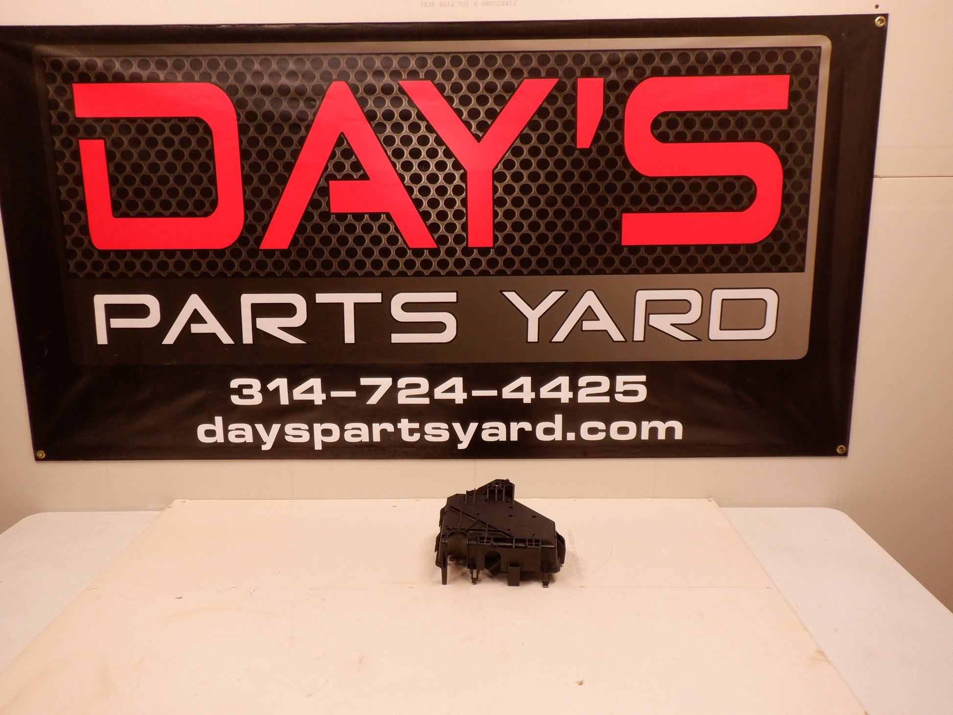 2010 Cadillac CTS-V Fuse Box Block Relay Unit Cover 6126458 OEM - Day's Parts Yard
