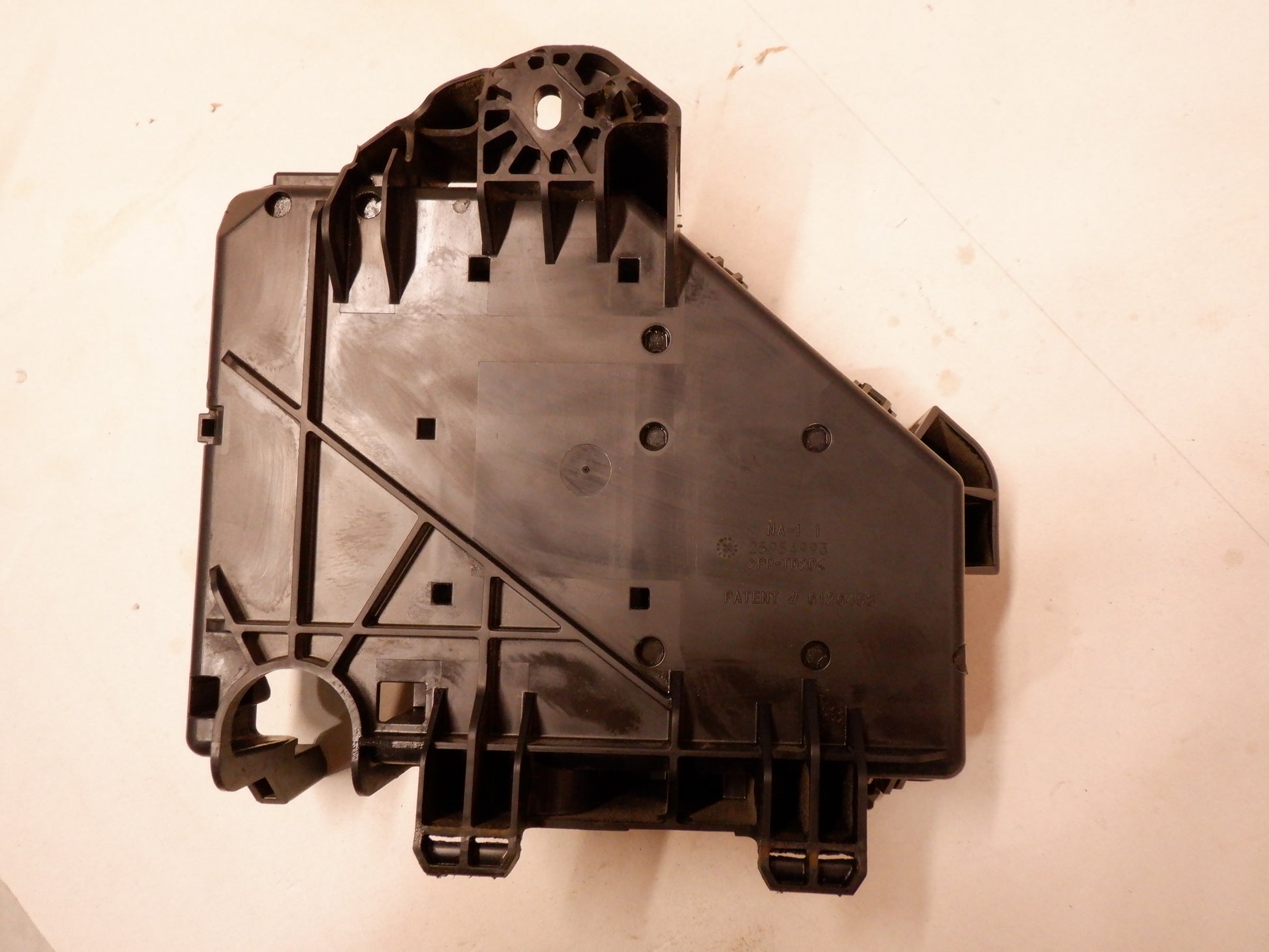 2010 Cadillac CTS-V Fuse Box Block Relay Unit Cover 6126458 OEM - Day's Parts Yard