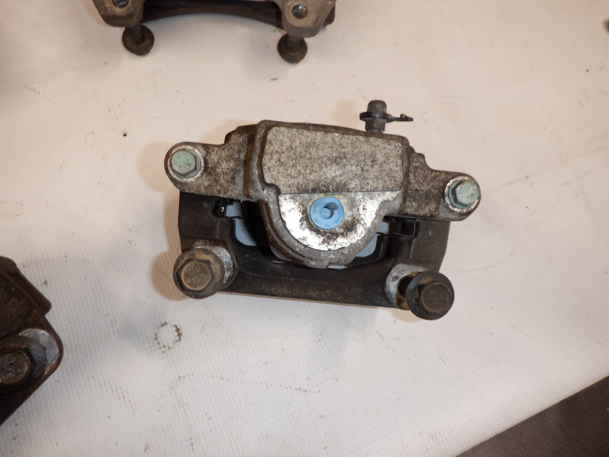 2009 Pontiac G8 Brake Calipers Front and Back OEM - Day's Parts Yard